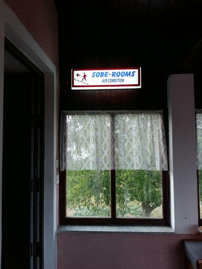 Rooms Mostanje คาร์โลวัตส์ ภายนอก รูปภาพ