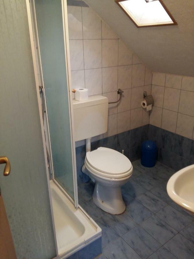 Rooms Mostanje คาร์โลวัตส์ ภายนอก รูปภาพ